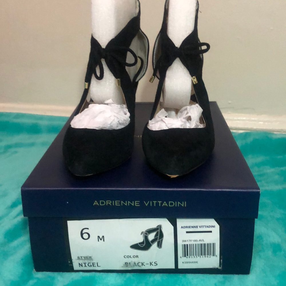 Adrienne Vittadini - Nigel - Size 6M Suede